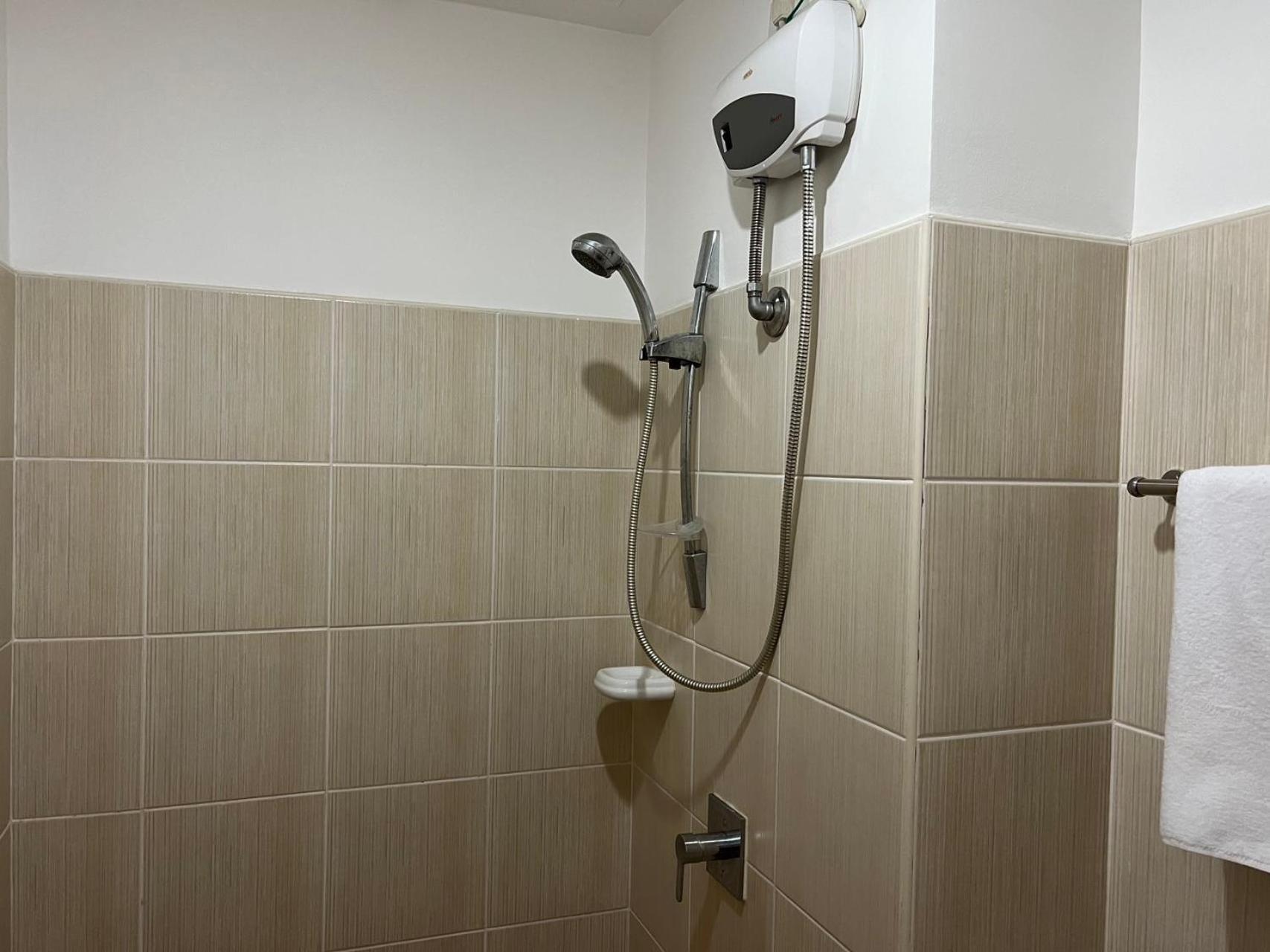 Grand Riviera Suites Manille Extérieur photo